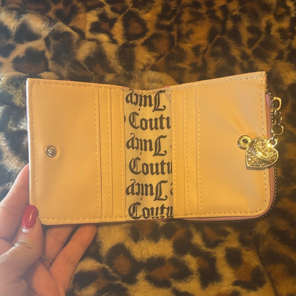 Juicy Couture Lilac Embossed Zip Wallet with Heart Charm - Picture 4 of 5